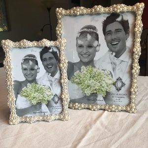 Beautiful 8x10 and 5x7 pearl wedding frame set.
